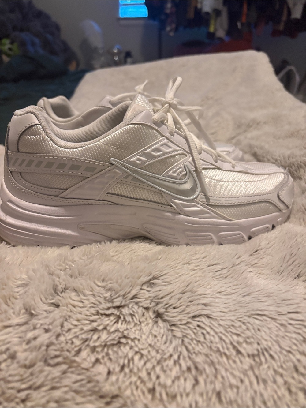 Nike Initiator retro  all white womens